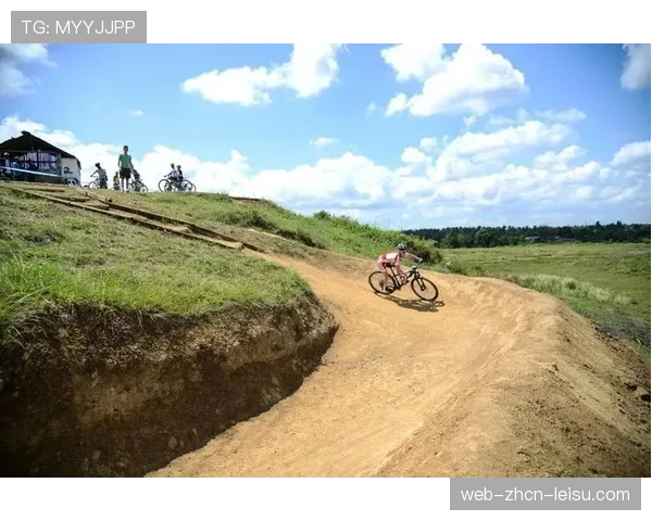 荣县项目一期建设3条专业速降赛道、1条4000米XC越野赛道、1个自行车技巧乐园 荣县项目一期建设3条专业速降赛道、1条4000米XC越野赛道、1个自行车技巧乐园
